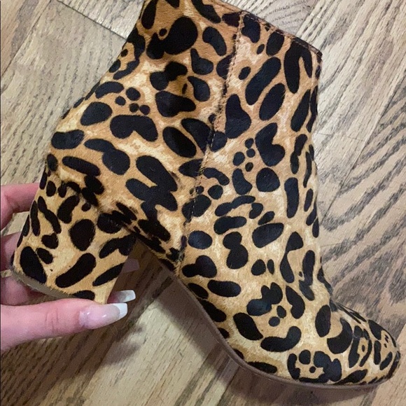 Steve Madden leopard print booties 8.5 - Picture 3 of 4